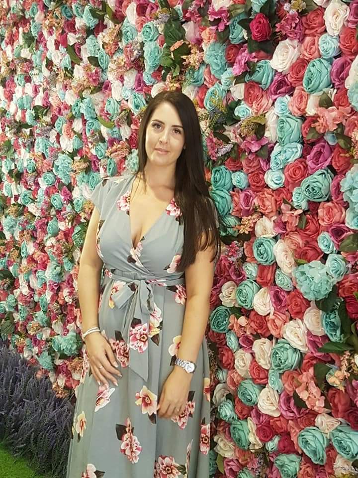 Donna Green, artist from the UK - Craft Resin US