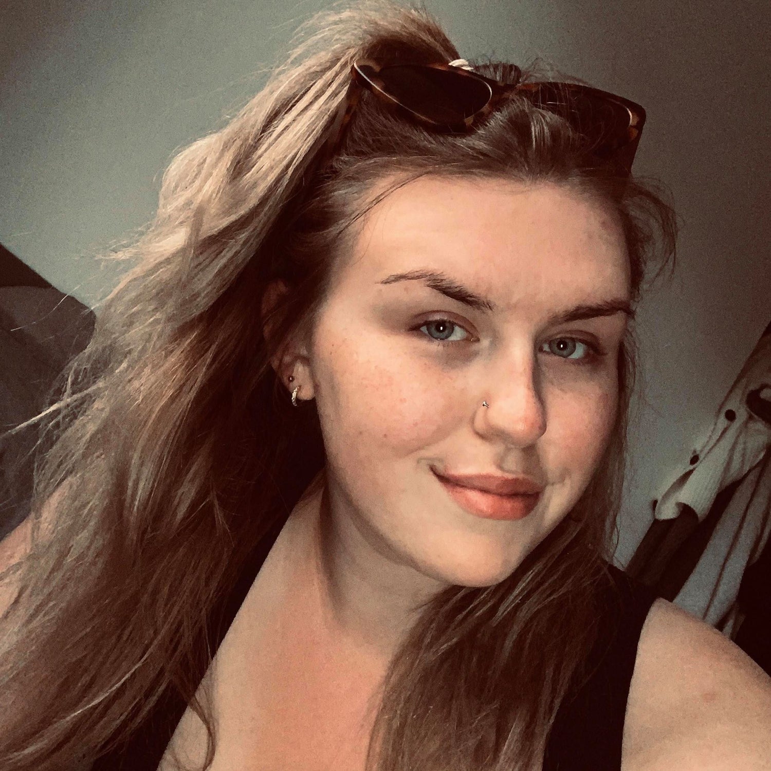 Ellicia Holland, artist from the UK - Craft Resin US