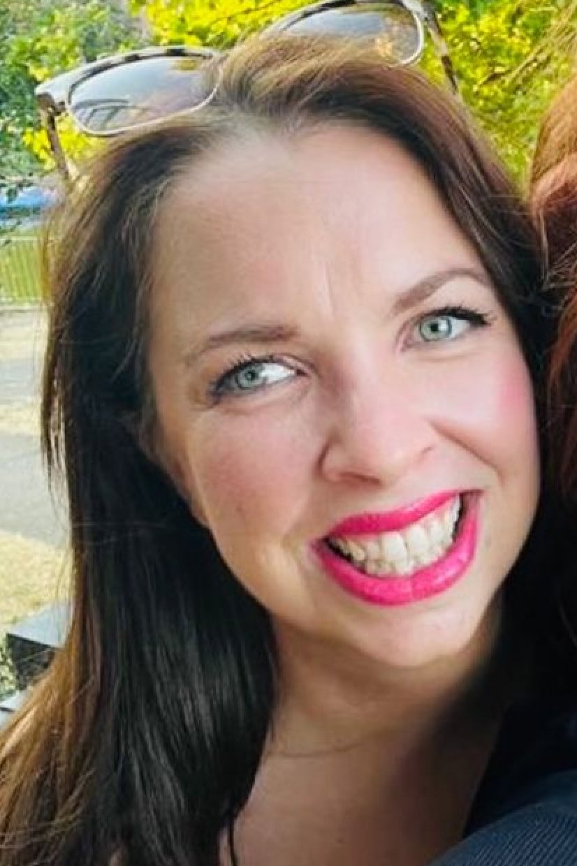 Ellie, Resin Artist - @sealed_with_bliss - Craft Resin US