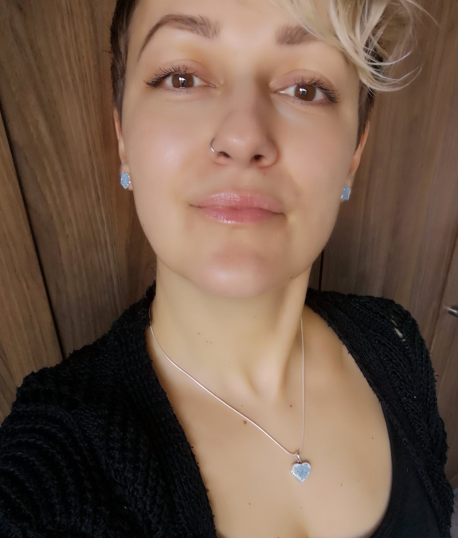 Eva Miles, ARTIST FROM THE UK - Craft Resin US