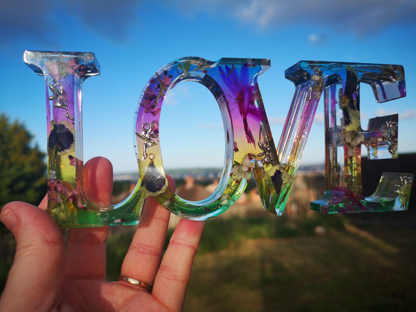 Heather Stranaghan, artist from the UK - Craft Resin US