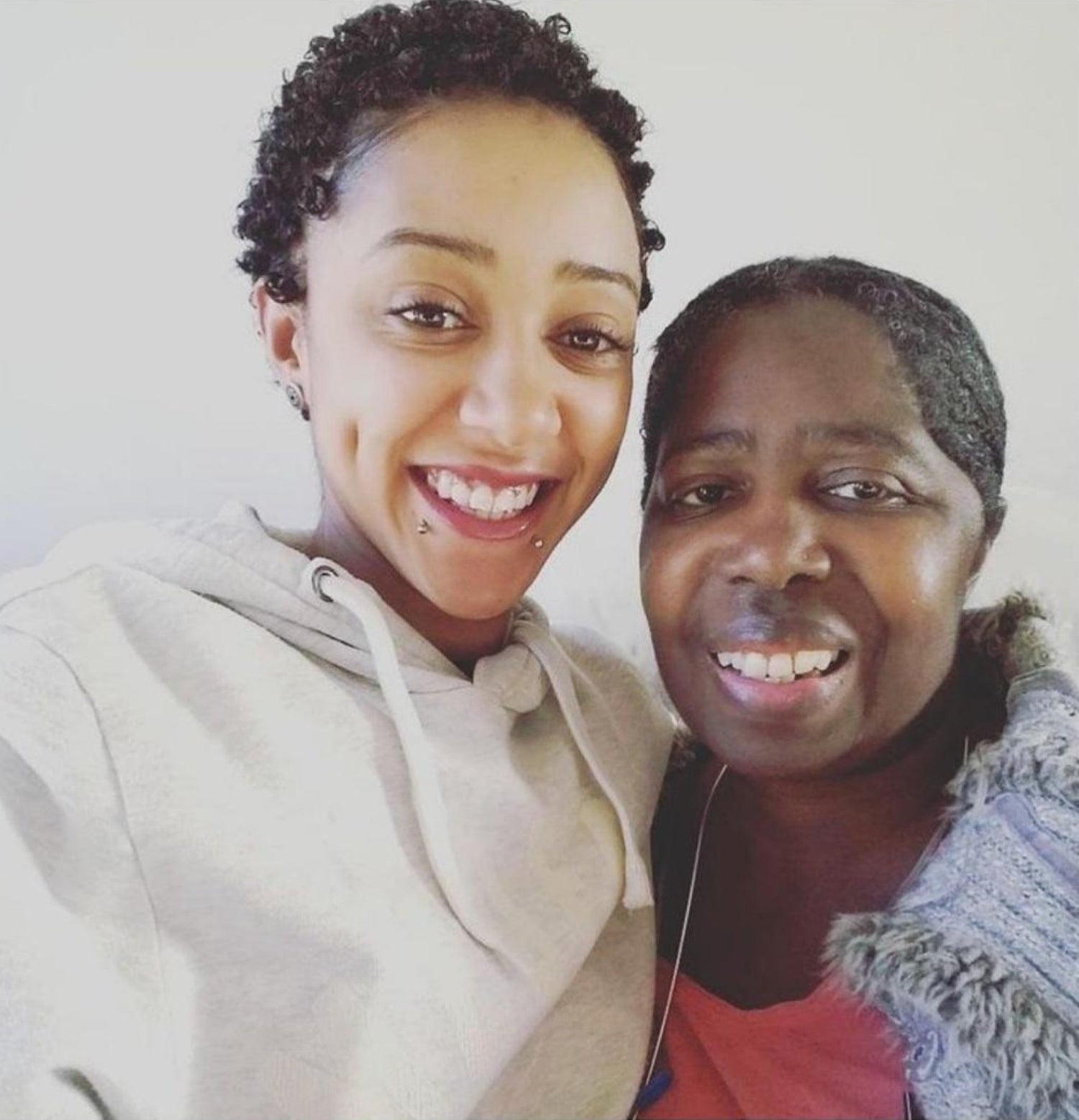 Mummy & Mi - Proving Through Resin Art That Disabilities Have No Limits! - Craft Resin US