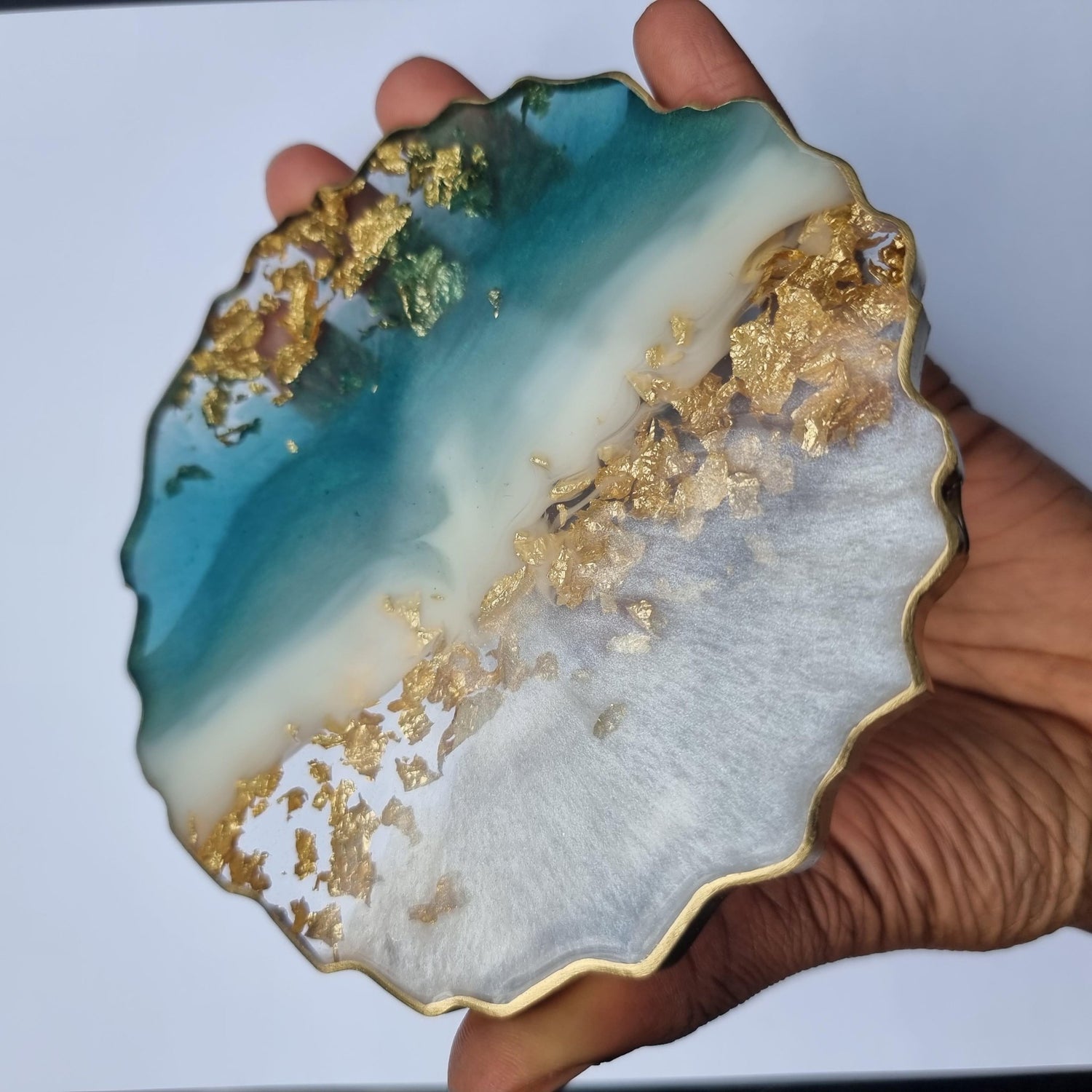Nads, Resin Artist - @nadsfiasco - Craft Resin US