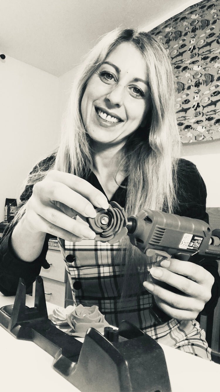 Rosmery, Resin Artist - @rccreationsireland21 - Craft Resin US