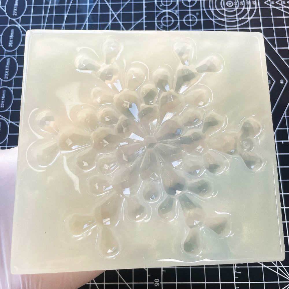 IntoResin Large Handmade Snowflake Mold Snowflake Ornaments - Craft Resin US